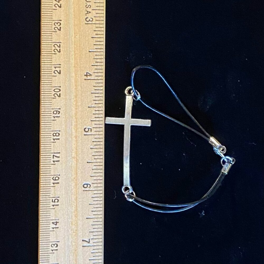 Horizontal Cross Bracelet - Picture 2 of 2